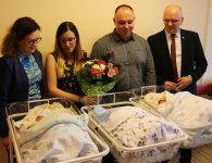 Trojaczki urodzone na Prostej opuściły szpital