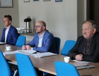 Komisji Rolnictwa, Leśnictwa, Gospodarki Gruntami i Ochrony Środowiska oraz Samorządu, Rozwoju Gospodarczego i Przeciwdziałania Bezrobociu.