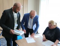 Komisji Rolnictwa, Leśnictwa, Gospodarki Gruntami i Ochrony Środowiska oraz Samorządu, Rozwoju Gospodarczego i Przeciwdziałania Bezrobociu.