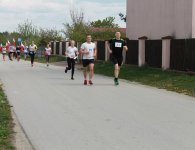 Biegali z flagą