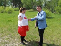 Biegali z flagą