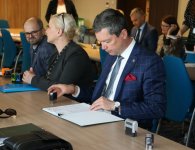 Centrum Usług - podpisanie umów