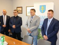 Kolejne umowy na drogi podpisane
