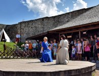 Żywa lekcja historii na zamku w Chęcinach