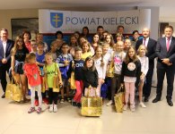 Uczniowie ze szkoły w Mościszkach w Starostwie