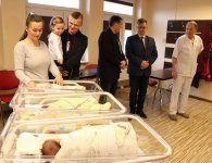 Trojaczki opuściły szpital