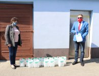 Płyny do dezynfekcji już w jednostkach powiatu