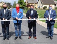 Droga w Nidzie z nową nawierzchnią i chodnikiem