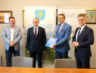 Podpisano umowy na wsparcie osób niepełnosprawnych