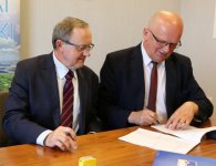 Podpisano umowy na wsparcie osób niepełnosprawnych