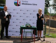 Podpisanie aktu erekcyjnego i wmurowanie kamienia węgielnego pod budowę żłobka w gminie Miedziana Góra.