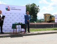 Podpisanie aktu erekcyjnego i wmurowanie kamienia węgielnego pod budowę żłobka w gminie Miedziana Góra.