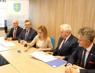 Gminy zlikwidują bariery dla osób niepełnosprawnych