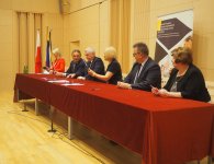 Podpisanie projektu pn. „Przeciwdziałanie przedwczesnemu opuszczeniu rynku pracy przez osoby w wieku aktywności zawodowej pracujące w Starostwie Powiatowym w Kielcach”
