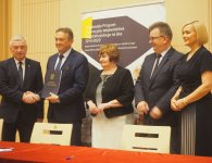 Podpisanie projektu pn. „Przeciwdziałanie przedwczesnemu opuszczeniu rynku pracy przez osoby w wieku aktywności zawodowej pracujące w Starostwie Powiatowym w Kielcach”