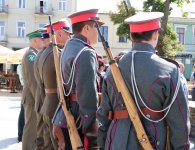 Tablica upamiętniająca 100. rocznicę utworzenia Armii Ochotniczej 