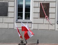Tablica upamiętniająca 100. rocznicę utworzenia Armii Ochotniczej 