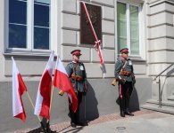 Tablica upamiętniająca 100. rocznicę utworzenia Armii Ochotniczej 