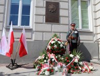 Tablica upamiętniająca 100. rocznicę utworzenia Armii Ochotniczej 