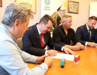 Podpisanie umowy na drogową inwestycję w gminie Łopuszno