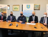 Powiat wspiera policję w walce z COVID-19