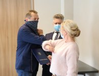 Promesy wręczono w siedzibie Starostwa Powiatowego w Kielcach