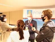 Promesy wręczono w siedzibie Starostwa Powiatowego w Kielcach