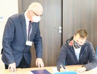 Promesy wręczono w siedzibie Starostwa Powiatowego w Kielcach