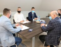 Od poniedziałku, 23 listopada w Urzędzie Gminy Mniów zacznie działać filia Wydziału Komunikacji i Transportu Starostwa Powiatowego w Kielcach – Referat Rejestracji Pojazdów.