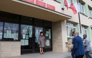Wsparcie dla powiatowych szkół i poradni  (9)