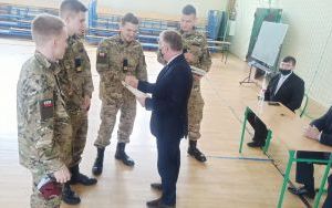 Dla maturzystów zabrzmiał ostatni dzwonek (1)