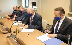 Podpisaliśmy umowy z organizacjami pozarządowymi  (6)