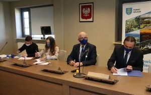 Podpisaliśmy umowy z organizacjami pozarządowymi  (2)