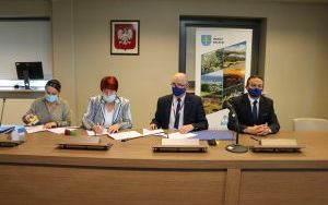 Podpisaliśmy umowy z organizacjami pozarządowymi  (4)