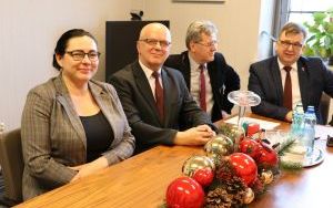 Stefan Bąk, członek Zarządu Powiatu w Kielcach podsumowuje działania w dziedzinie ochrony zdrowia i pomocy społecznej  (14)
