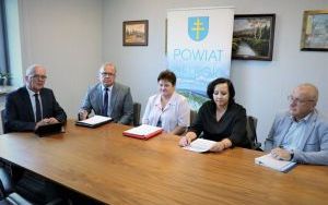 Stefan Bąk, członek Zarządu Powiatu w Kielcach podsumowuje działania w dziedzinie ochrony zdrowia i pomocy społecznej  (4)