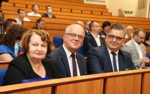 Stefan Bąk, członek Zarządu Powiatu w Kielcach podsumowuje działania w dziedzinie ochrony zdrowia i pomocy społecznej  (10)