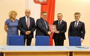Stefan Bąk, członek Zarządu Powiatu w Kielcach podsumowuje działania w dziedzinie ochrony zdrowia i pomocy społecznej  (17)