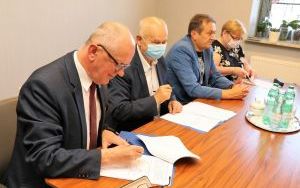 Stefan Bąk, członek Zarządu Powiatu w Kielcach podsumowuje działania w dziedzinie ochrony zdrowia i pomocy społecznej  (13)
