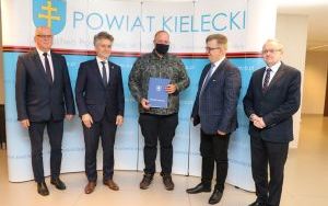 Stefan Bąk, członek Zarządu Powiatu w Kielcach podsumowuje działania w dziedzinie ochrony zdrowia i pomocy społecznej  (4)