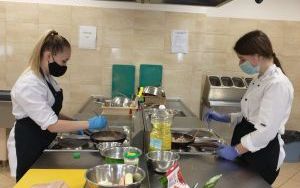 Powiatowy Zespół Szkół w Chmielniku (1)