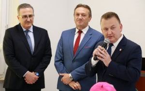 Dla pacjentów z ciężką niewydolnością oddechową (5)