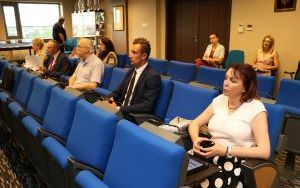 Wotum zaufania oraz absolutorium dla Zarządu Powiatu w Kielcach (5)