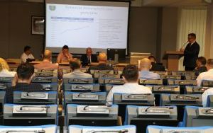 Wotum zaufania oraz absolutorium dla Zarządu Powiatu w Kielcach (2)