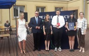 Ostatni dzwonek zabrzmiał w powiatowych szkołach (5)