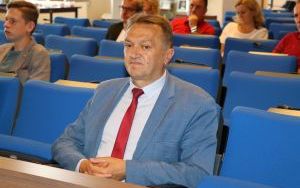 O wsparciu dla organizacji pozarządowych (7)