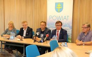 Na konferencji o Rajdzie Rowerowym Szlakiem Brygady Świętokrzyskiej NSZ  (1)