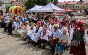 XX Powiatowy Przegląd Zespołów Folklorystycznych i Solistów w Chmielniku  (8)