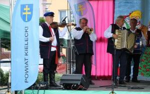 XX Powiatowy Przegląd Zespołów Folklorystycznych i Solistów w Chmielniku  (11)