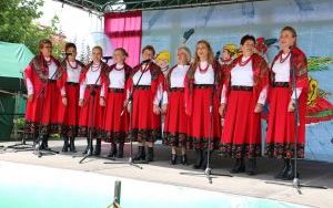 XX Powiatowy Przegląd Zespołów Folklorystycznych i Solistów w Chmielniku  (9)